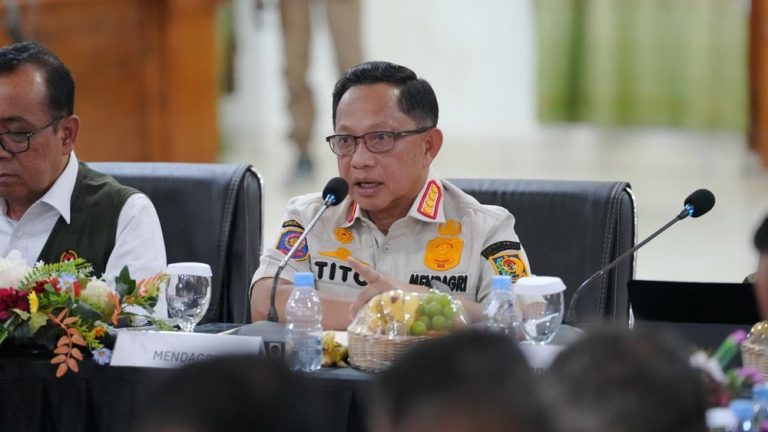 Mendagri Ungkap Langkah Darurat NTT Pasca Gempa Mendagri Ungkap Langkah Darurat NTT Pasca Gempa