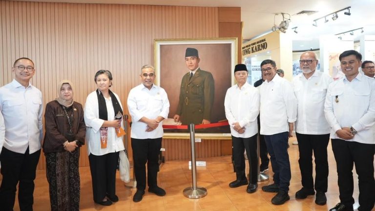 Muzani di Makam Bung Karno Sebuah Pesan Penting Terungkap