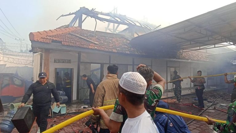 Detik Detik Mencekam Lapas Ngawi Semua Napi Selamat
