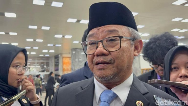 Jalan Baru Guru Honorer Menuju PNS