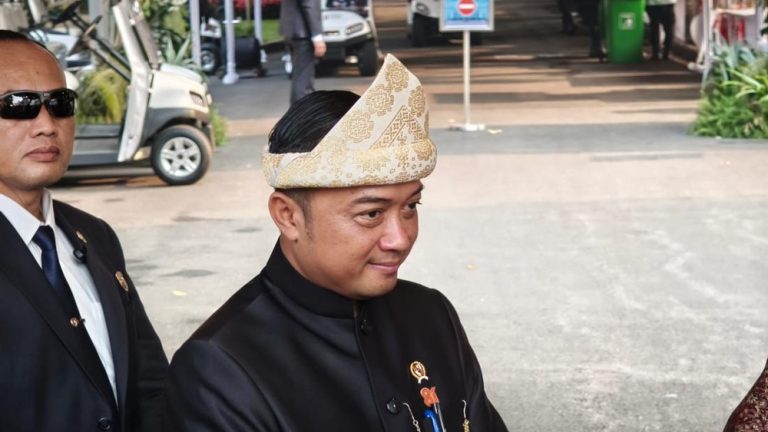 Keakraban Tiga Tokoh di Istana Merdeka