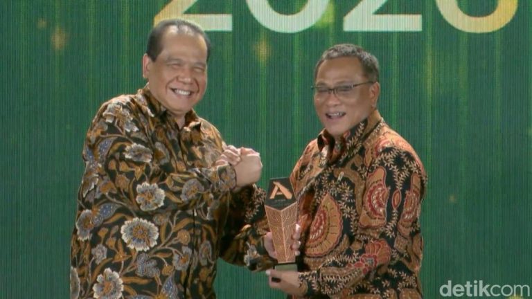 Pengakuan Besar untuk Menteri Jumhur Hidayat