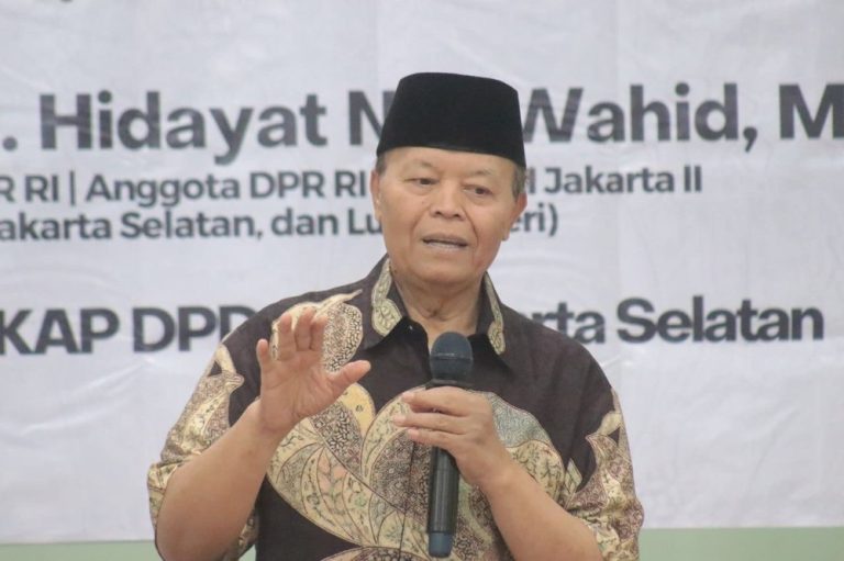 Ada Apa Dengan Bansos HNW Desak Pemerintah Segera Bertindak
