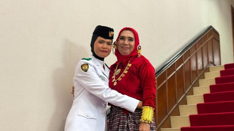 Gadis Sekolah Rakyat Taklukkan Istana Negara