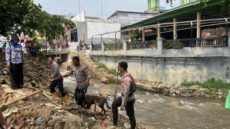 Misteri Kaki Korban Mutilasi Depok Belum Terungkap Misteri Kaki Korban Mutilasi Depok Belum Terungkap