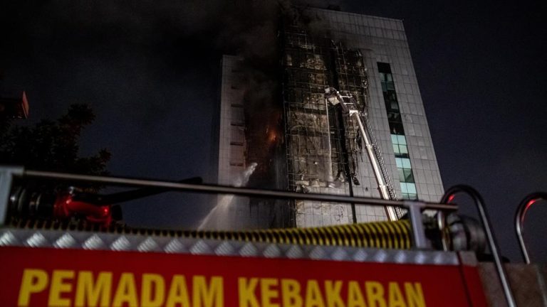 Kebakaran Gedung Bapenda Ribuan ASN Diatur Ulang