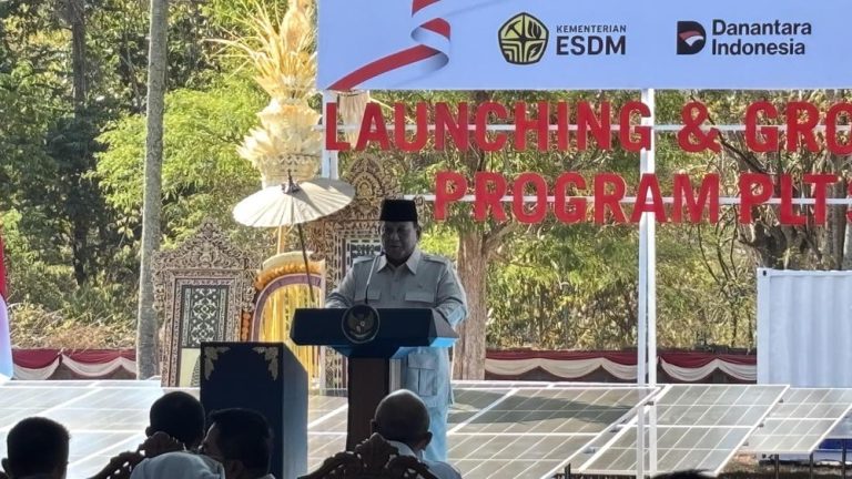 Prabowo: Tak Sanggup Bekerja Silakan Minggir