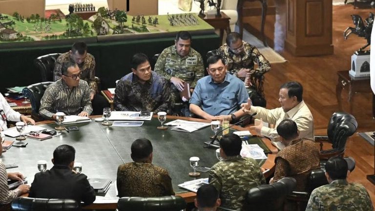 Prabowo Panggil Panglima Bahas Isu Krusial Ini