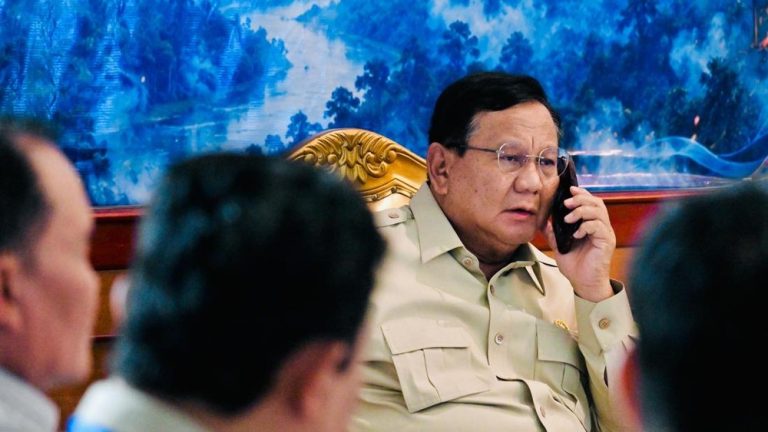 Prabowo Telepon Darurat Selamatkan Hutan Prabowo Telepon Darurat Selamatkan Hutan