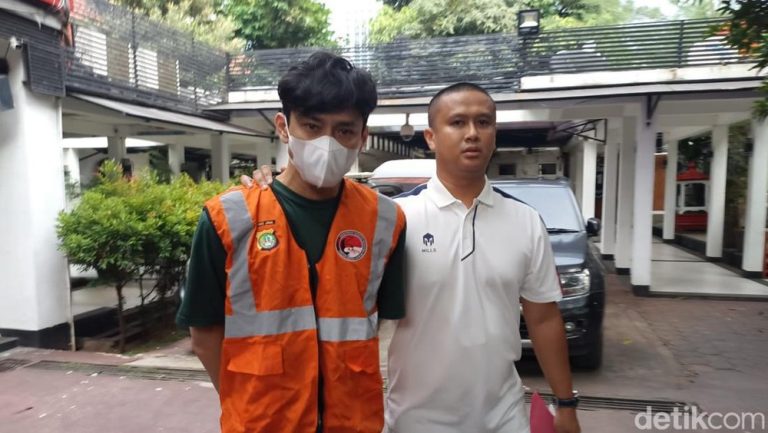 Revaldo Kembali Terjerat Narkoba Pemasok Diburu Revaldo Kembali Terjerat Narkoba Pemasok Diburu