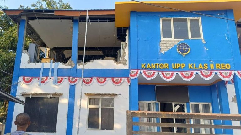 Menhub Ungkap Kerusakan Gempa M 7 NTT Mengejutkan