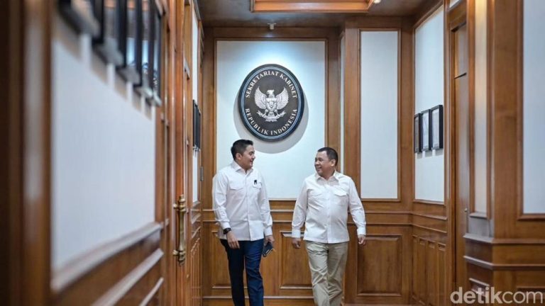 Seskab dan Haji Isam Bertemu Apa yang Mereka Rencanakan