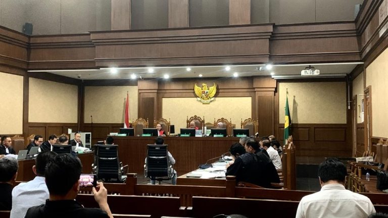 Pejabat Bea Cukai Marah Uang Rp 50 Juta Dibilang Pelit