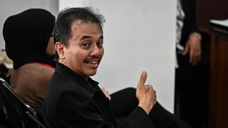Roy Suryo Gagal Lagi Hakim Beri Peringatan Keras