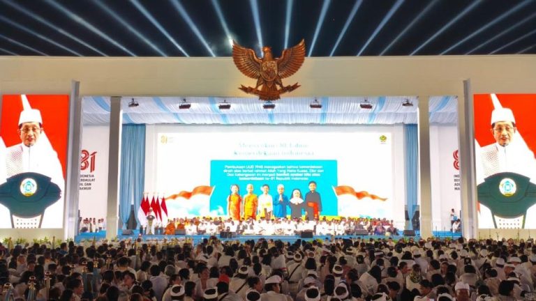 Monas Bergelora Malam Ini Mengapa Monas Bergelora Malam Ini Mengapa