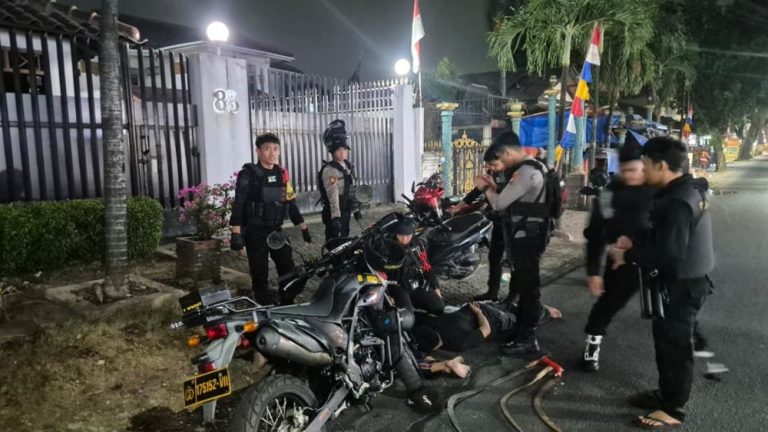 Cipayung Dini Hari Polisi Gagalkan Rencana Tawuran