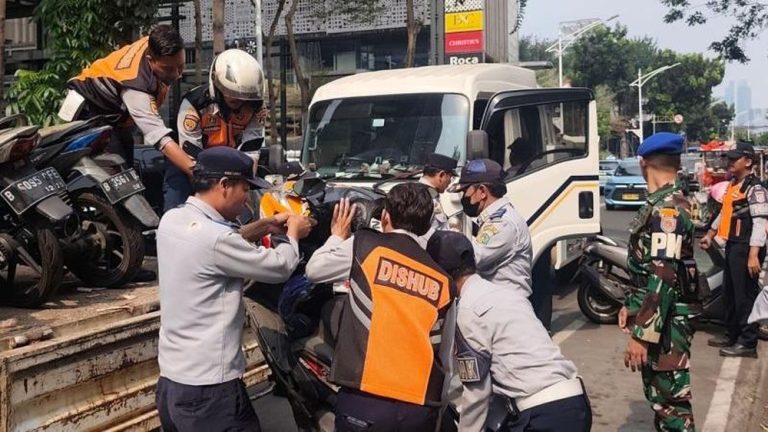 Senopati Gempar Puluhan Motor Mendadak Hilang Senopati Gempar Puluhan Motor Mendadak Hilang