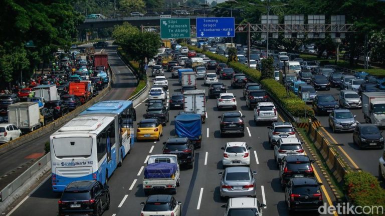 Jakarta Pagi Ini Tiga Tol Utama Terkunci