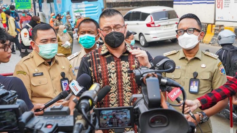Jakarta Diselimuti Abu Krakatau Bantuan Datang Tak Terduga Jakarta Diselimuti Abu Krakatau Bantuan Datang Tak Terduga