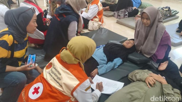 Sidoarjo Gempar Ratusan Tumbang Usai Santap Makanan Gratis