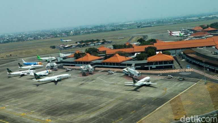 Bandara Soetta Bersih Tuntas Penerbangan Masih Terhambat Bandara Soetta Bersih Tuntas Penerbangan Masih Terhambat