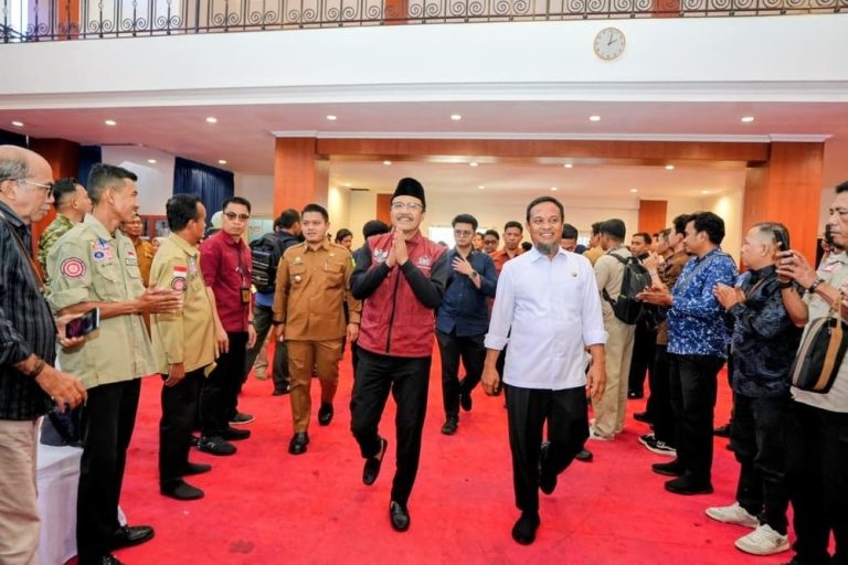 Panggilan Mendesak Gus Ipul untuk Sulsel Panggilan Mendesak Gus Ipul untuk Sulsel