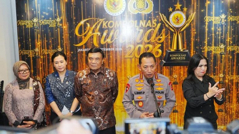 Pesan Rahasia Kapolri di Kompolnas Awards Pesan Rahasia Kapolri di Kompolnas Awards