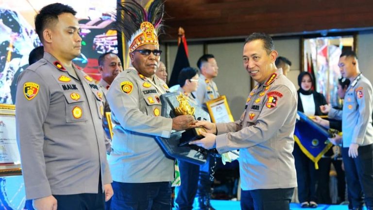 Kapolri Beberkan Kunci Kepercayaan Publik