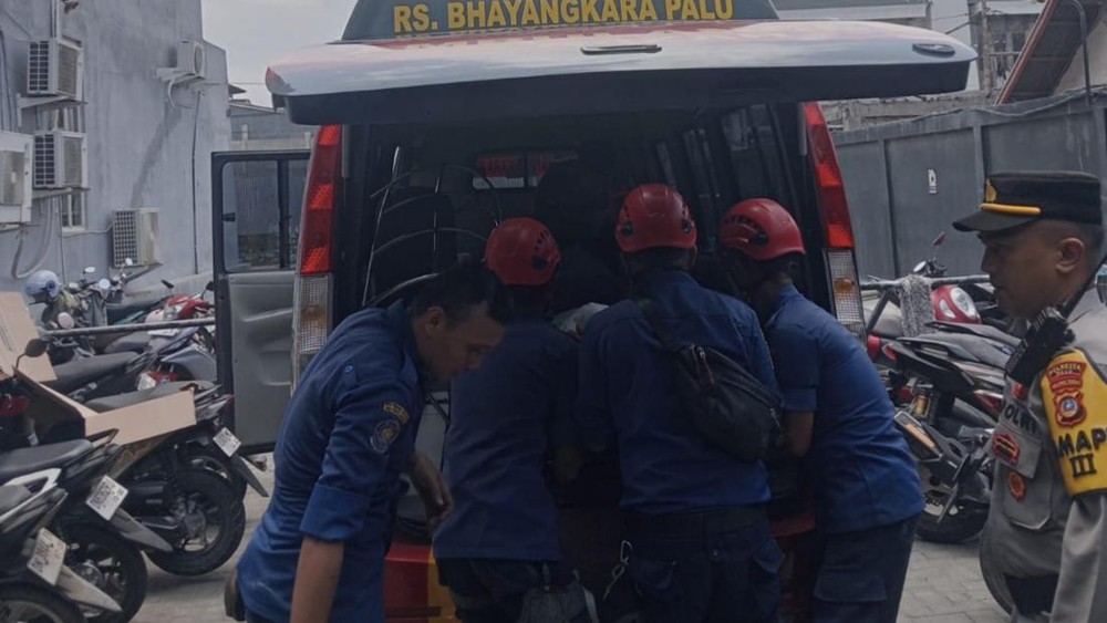 Pilu Pegawai Restoran Terjebak Maut Lift Rusak