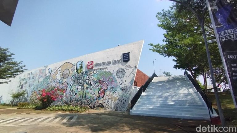 Kalijodo Geger Botol Miras dan Parkir Liar Kalijodo Geger Botol Miras dan Parkir Liar