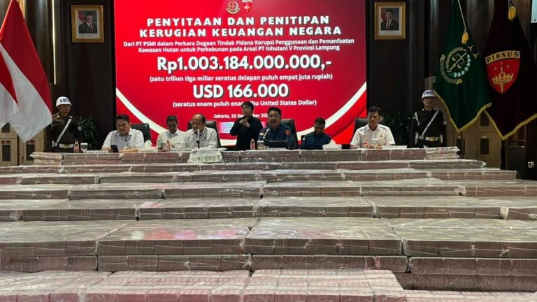 Penyitaan Rp 1 T Lebih Tanpa Bunga Terungkap Penyitaan Rp 1 T Lebih Tanpa Bunga Terungkap