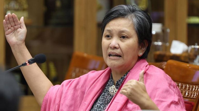 Pendidikan Indonesia Di Ujung Tanduk Pendidikan Indonesia Di Ujung Tanduk