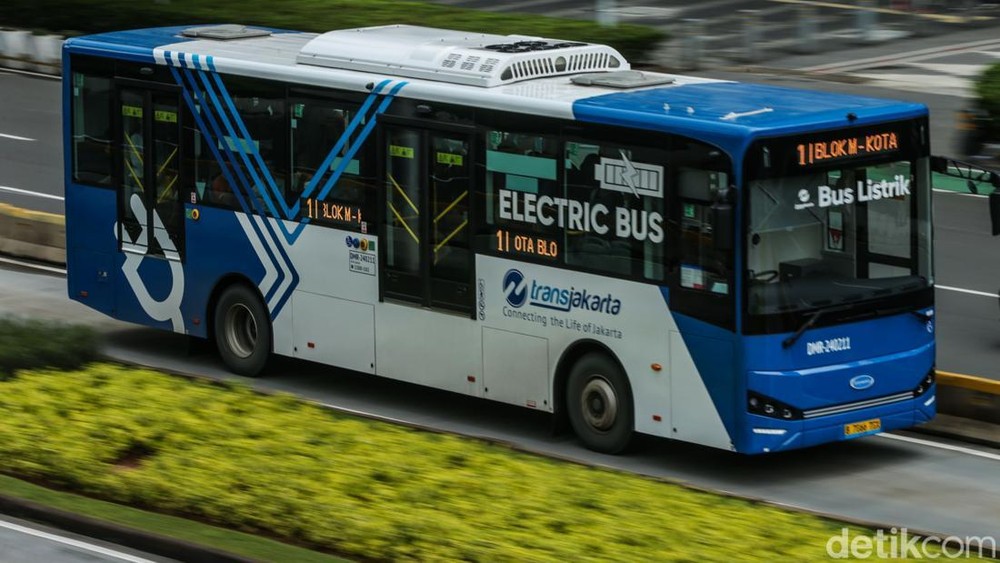 Jakarta Pusat Bergejolak Rute TransJakarta Mendadak Bergeser
