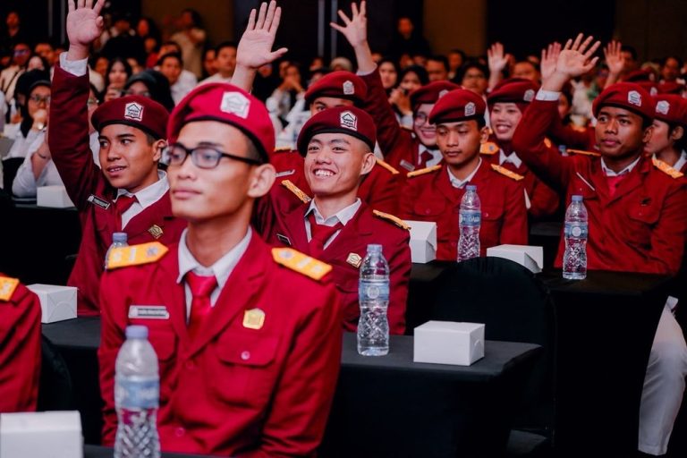 Gus Ipul Ungkap Peran Penting Tetangga Gus Ipul Ungkap Peran Penting Tetangga