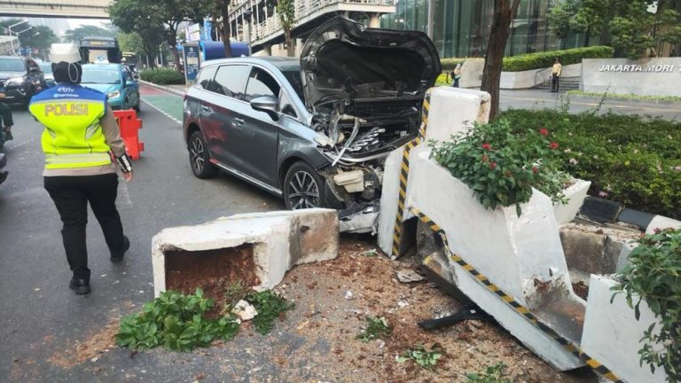 Sudirman Pagi Ini Terjadi Insiden