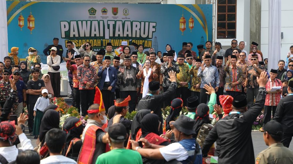 Pawai Spektakuler Satukan Nusantara di Semarang