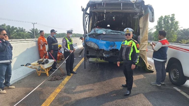 Pagi Horor di Tol Palindra Belasan Terluka