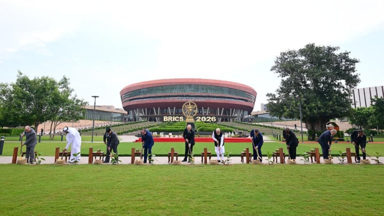 Pohon Beringin Saksi Sejarah Prabowo Putin Xi Jinping Pohon Beringin Saksi Sejarah Prabowo Putin Xi Jinping