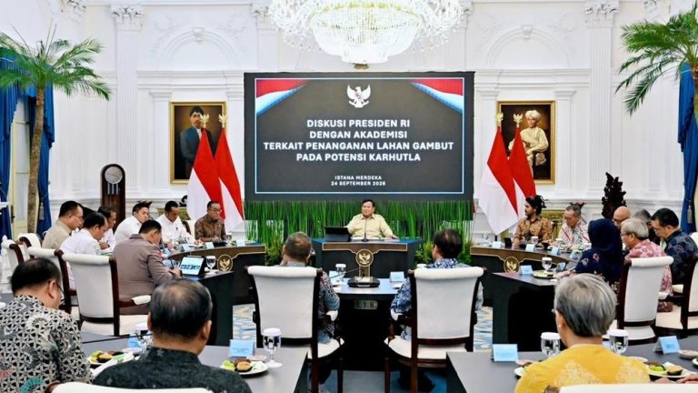 Prabowo Ungkap Kunci Sukses Hadapi Karhutla Libatkan Pakar