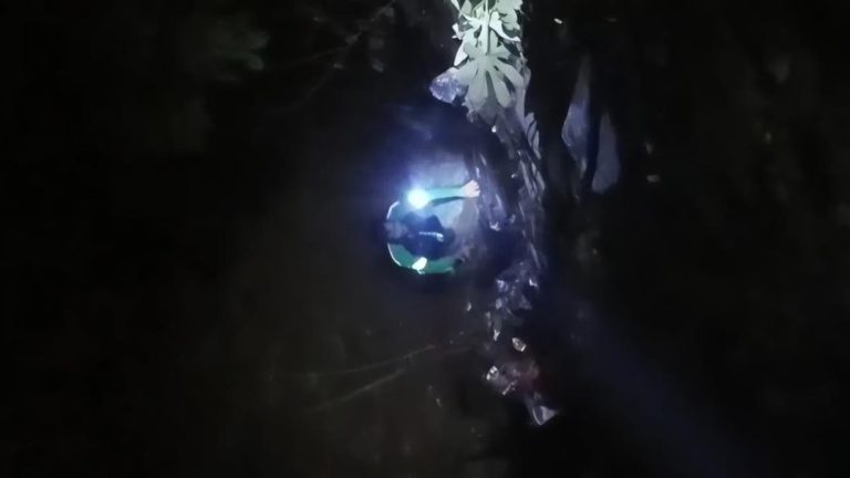 Pria Bogor Terjun Bebas 10 Meter Saat Buang Air Kecil Pria Bogor Terjun Bebas 10 Meter Saat Buang Air Kecil