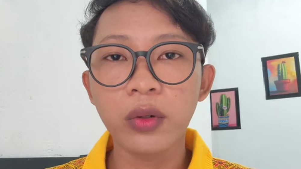 Guru Pria Berdandan Wanita di Kelas Penjelasan Mengejutkan