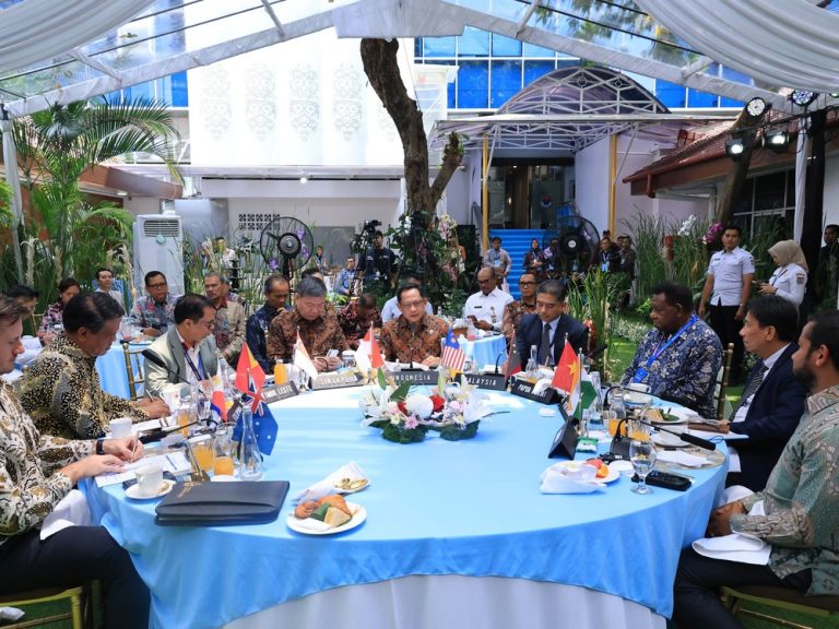 Perbatasan Bukan Lagi Halaman Belakang Perbatasan Bukan Lagi Halaman Belakang