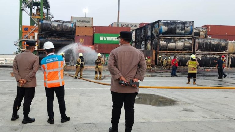 Puluhan Tank Kontainer Terbakar di Priok Diduga Akibat Ini