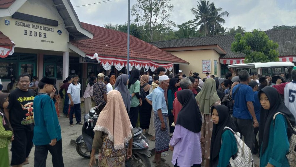 Ratusan Siswa SD Lombok Tengah Tumbang Usai Santap Makanan Gratis