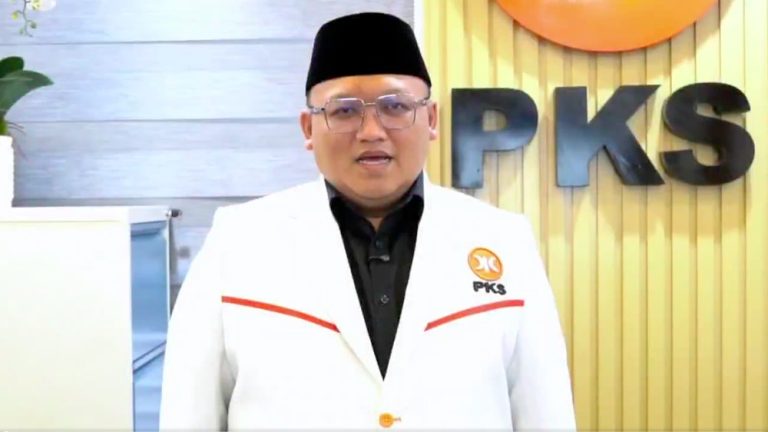 Luka Tak Terlihat di Balik Reruntuhan NTT