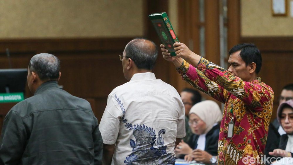 Yaqut Dituding Selamatkan Pejabat dari KPK