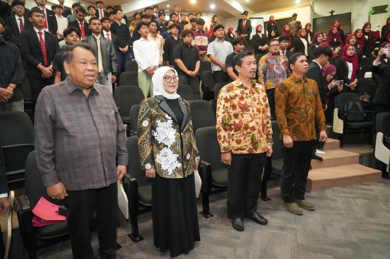 Masa Depan Indonesia dan Urgensi PPHN Masa Depan Indonesia dan Urgensi PPHN