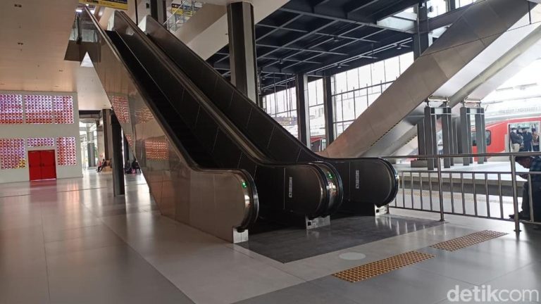 Eskalator Tanah Abang Kembali Normal