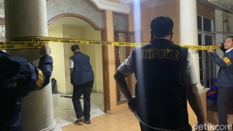 Misteri Markas Penyelundupan Lobster Depok Misteri Markas Penyelundupan Lobster Depok