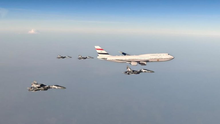 Pesawat Presiden Mesir Dikawal Jet Tempur TNI Pesawat Presiden Mesir Dikawal Jet Tempur TNI